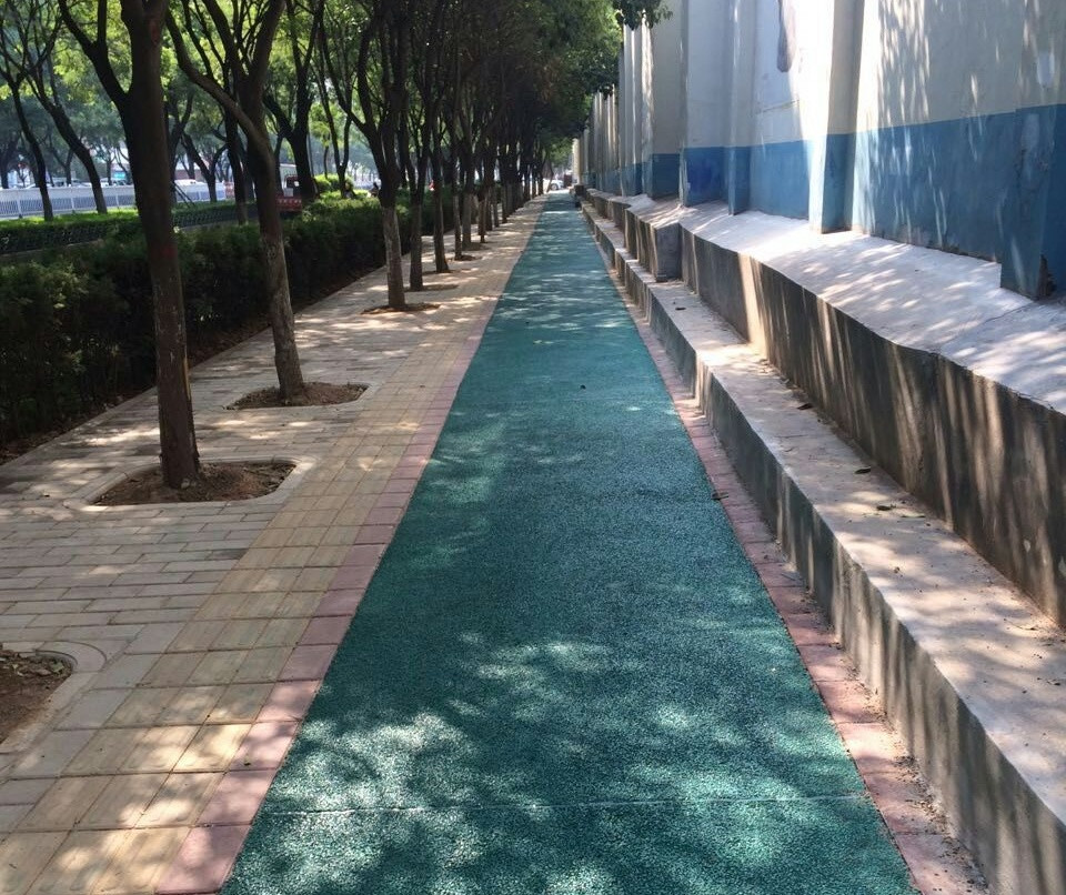 東風路透水地坪