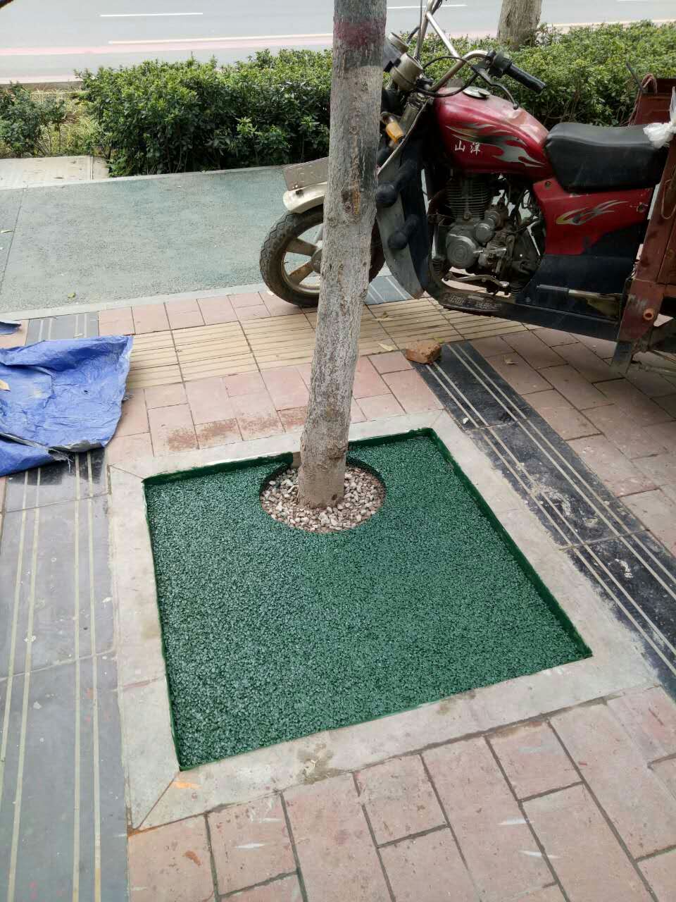 金臺大道透水人行道