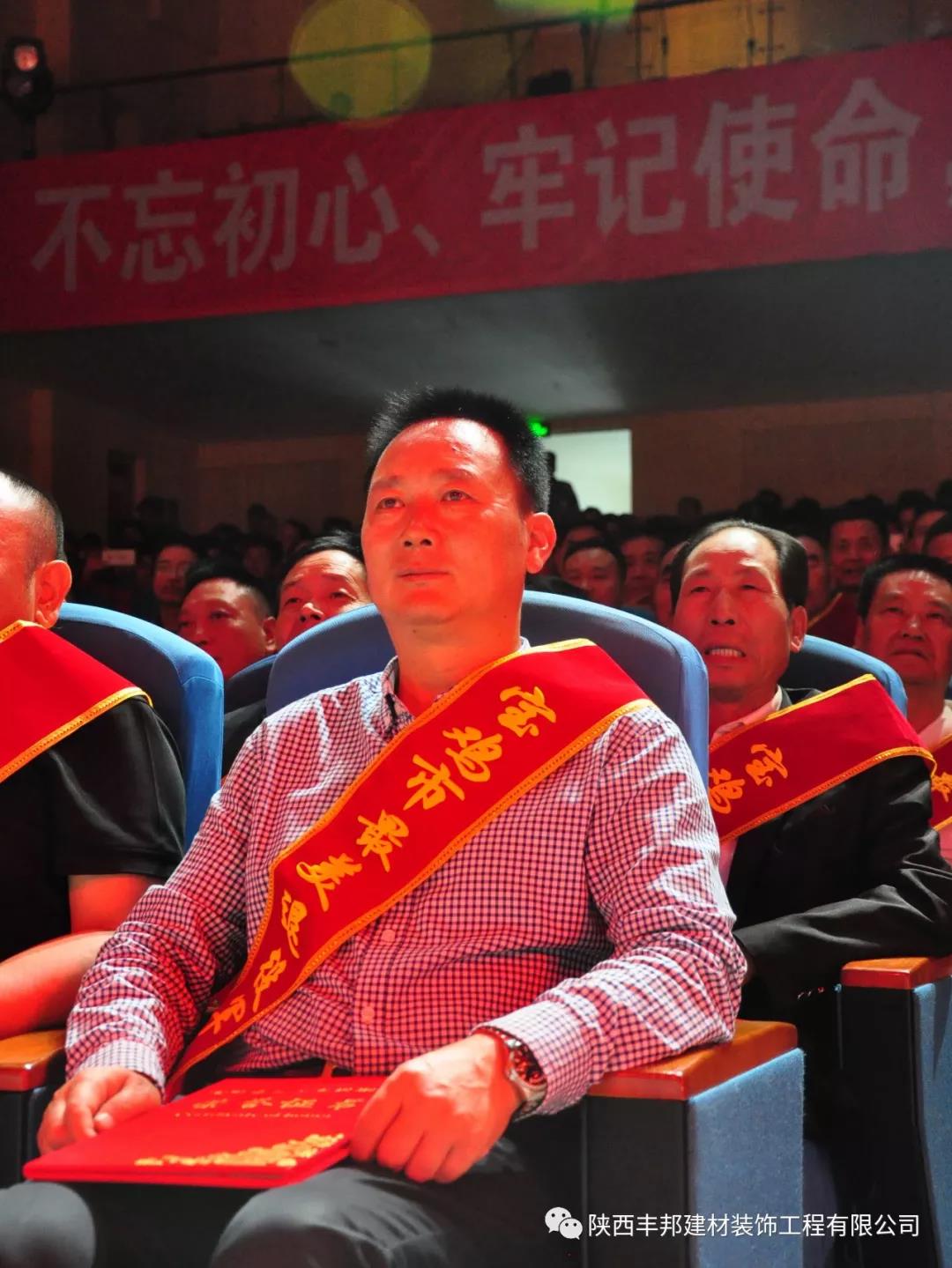 華麗轉(zhuǎn)身，他從閱兵場闊步邁向到祖國建設(shè)大舞臺！