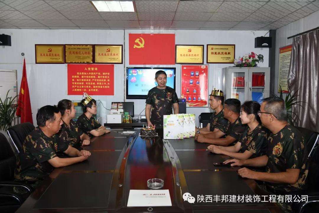 華麗轉(zhuǎn)身，他從閱兵場闊步邁向到祖國建設(shè)大舞臺！