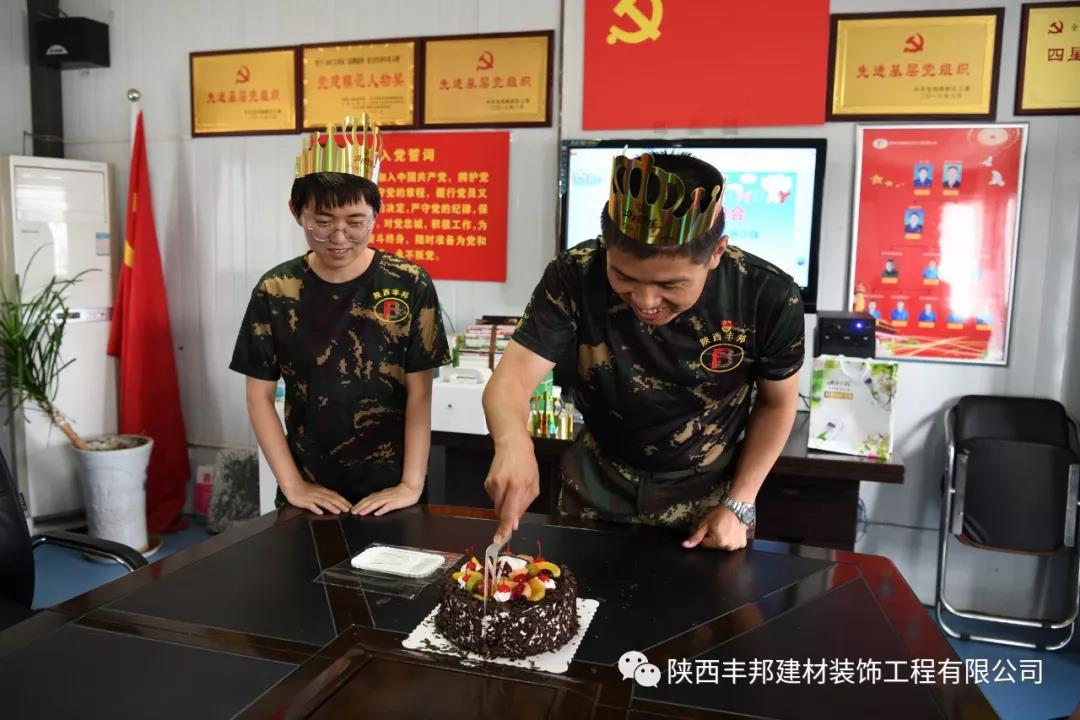 華麗轉(zhuǎn)身，他從閱兵場闊步邁向到祖國建設(shè)大舞臺！