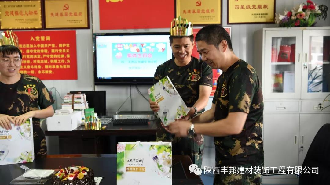 華麗轉(zhuǎn)身，他從閱兵場闊步邁向到祖國建設(shè)大舞臺！