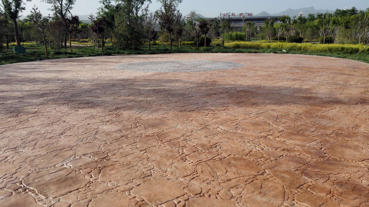 寶雞南站站前廣場壓花地坪