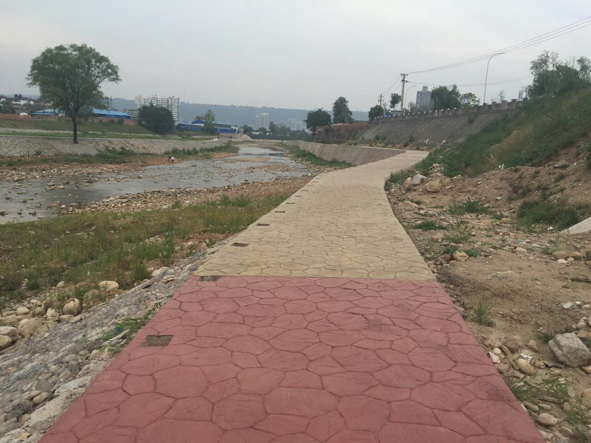 寶雞清姜河岸壓花地坪