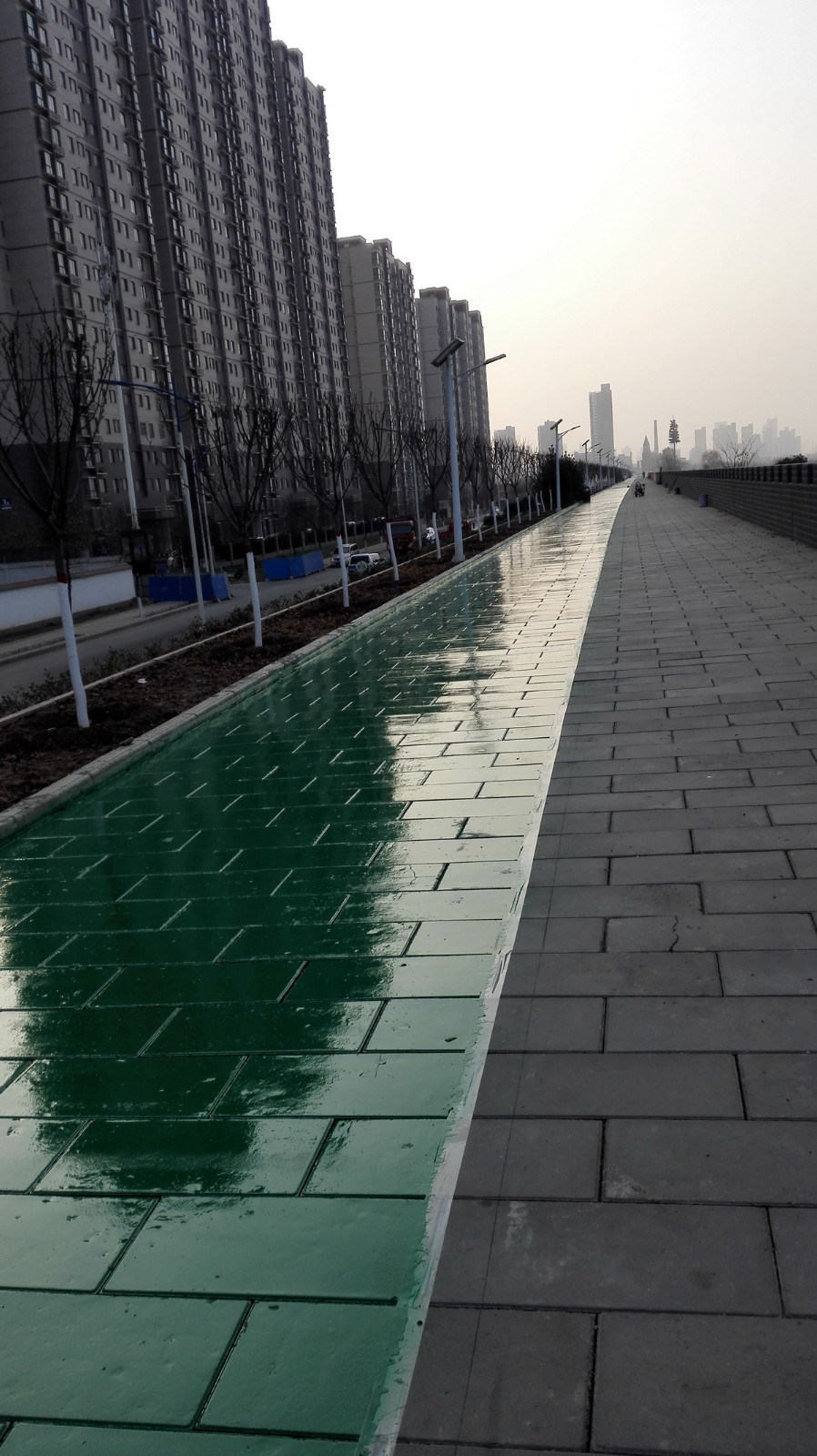 寶雞市濱河路堤壩水性固化地坪