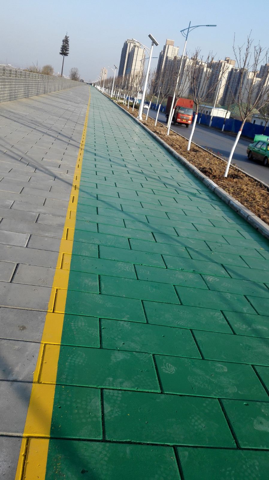 寶雞市濱河路堤壩水性固化地坪