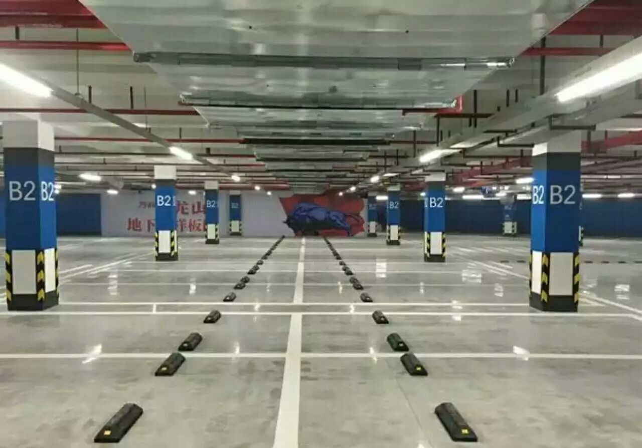 咸陽某小區(qū)地下停車場固化地坪