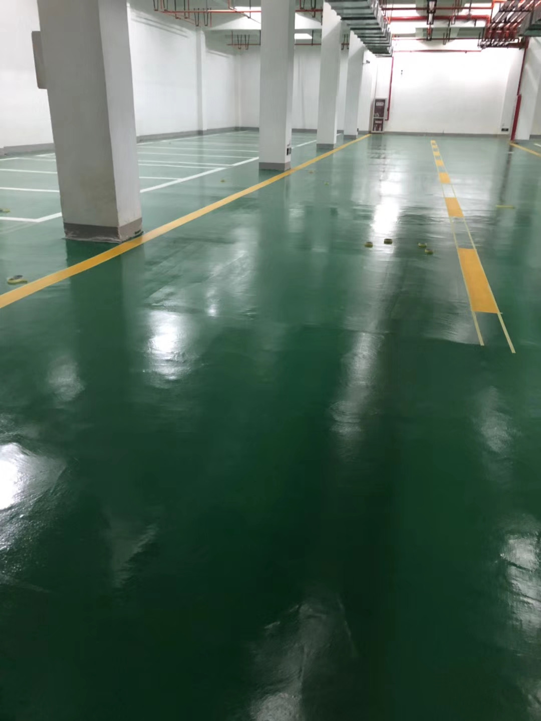 綠地新城小區環氧地下車庫