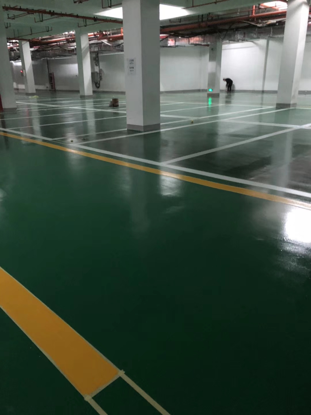 綠地新城小區環氧地下車庫