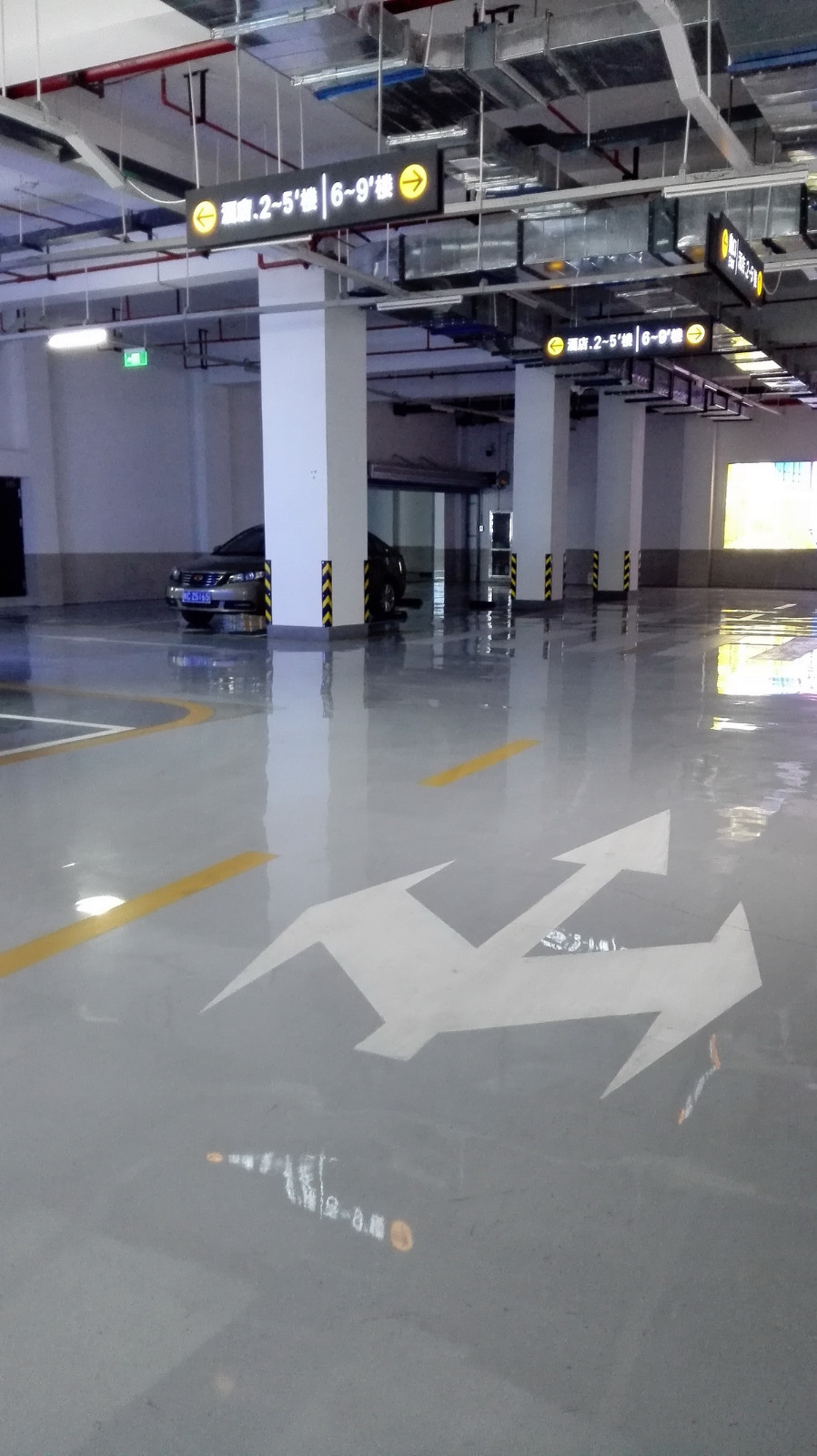寶雞博鵬中心地下停車場環氧自流平