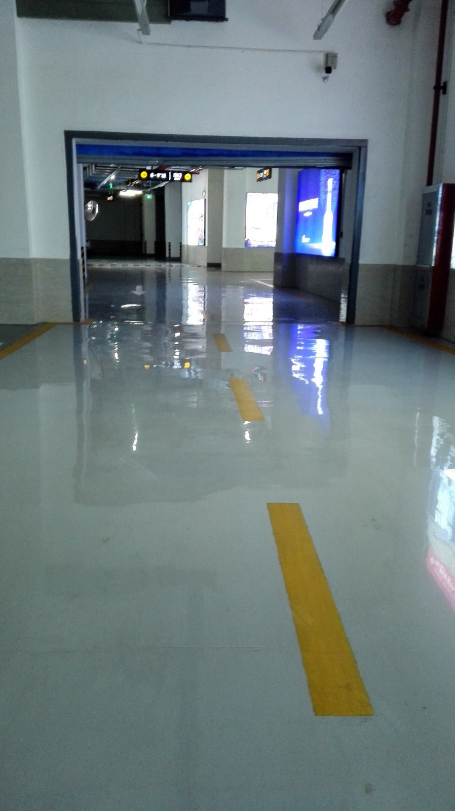 寶雞博鵬中心地下停車場環氧自流平