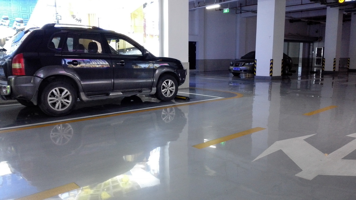 寶雞博鵬中心地下停車場環氧自流平
