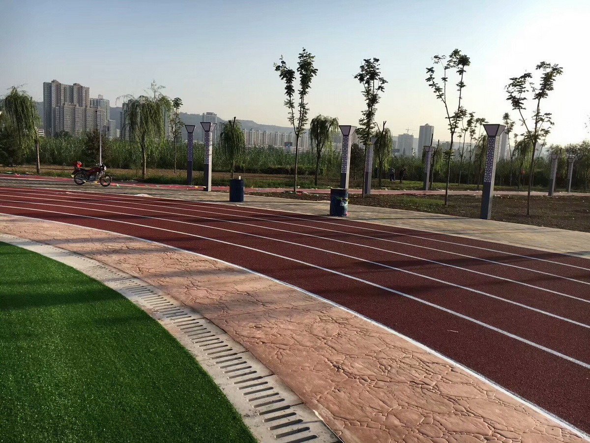 寶雞高新區(qū)濱河生態(tài)園停機坪、運動場