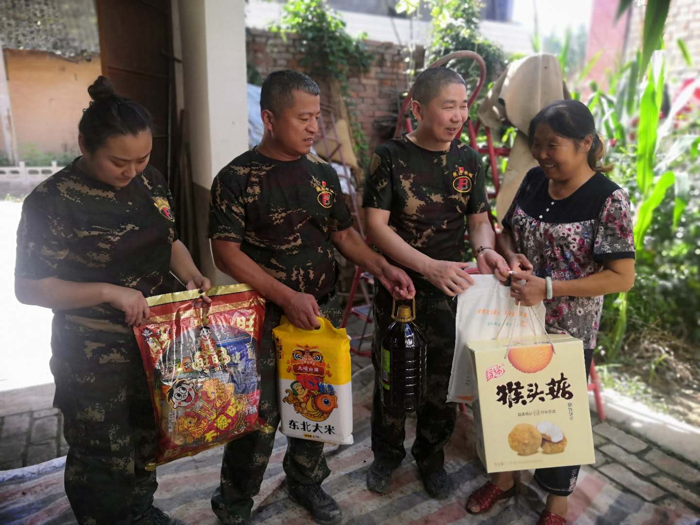 陜西豐邦入村進(jìn)戶看望人傷疾、退役軍人