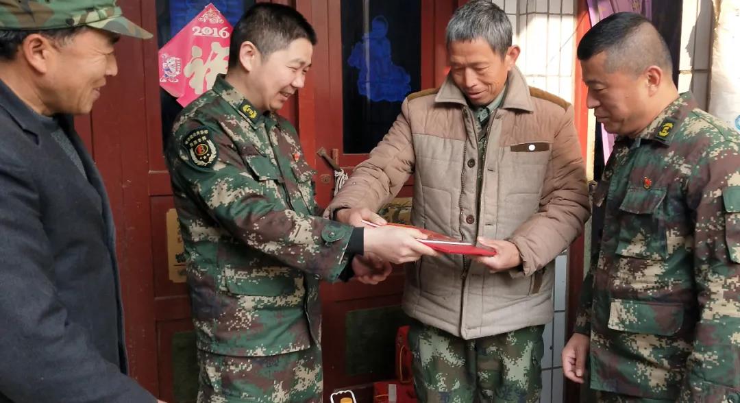 雙節送關愛，情暖老兵心——陜西豐邦黨支部看望慰問結對幫扶傷殘困難退役軍人